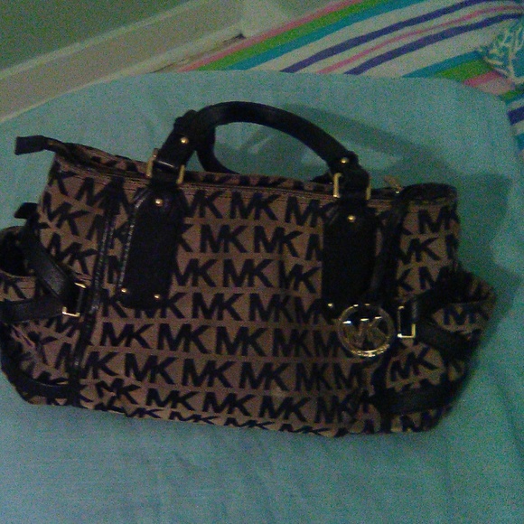 Purse - Picture 2 of 3